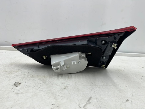Lampa Toyota Auris II E18 Corolla HB LIFT 15-18r. lewa tylna LED w klapę bagażnika EU Oryginalna nowa 81591-02880