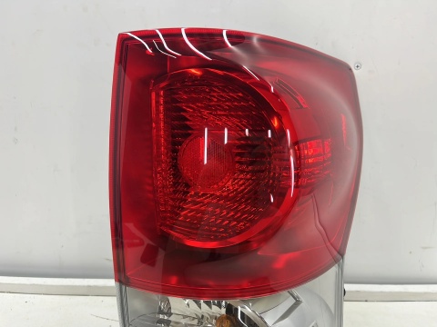 Lampa Toyota Tundra II Pick-up 07-13r. NOWA prawa tylna EU Oryginalna w błotnik prawy tył 81550-0c070