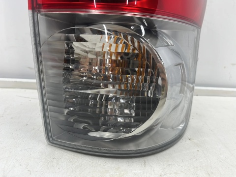Lampa Toyota Tundra II Pick-up 07-13r. NOWA prawa tylna EU Oryginalna w błotnik prawy tył 81550-0c070