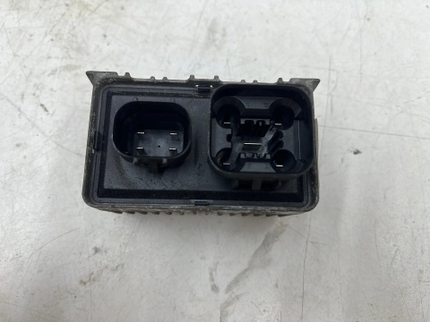 Przekaźnik świec żarowych Opel Insignia A Corsa D Zafira C Astra J 06-18r. 55574293
