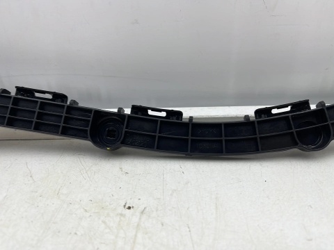 Ślizg Toyota Corolla E16 E17 13-19r. lewe tylne mocowanie zderzaka wspornik lewy tył 52576-02120