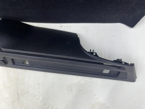 Tapicerka Opel Insignia A kombi 08-17r. wykładzina boczki bagażnika mata dywan osłona progu KOMPLET