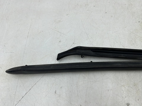 Uszczelka Opel Insignia A 08-17r. guma lewych przednich drzwi 360574169