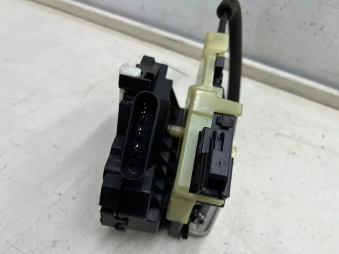 Zamek klapy bagażnika Ford EcoSport MK2 16-22r. silniczek mechanizm