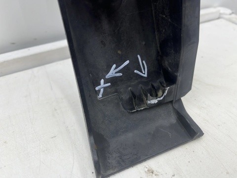 Listwa Citroen C4 III e-C4 20r.- PRAWY przedni rant nadkola błotnika nakładka prawy przód 9832958980