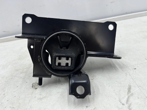 Poduszka silnika Suzuki Ignis 3 III 16r.- lewe mocowanie łapa silnika oryginalna 11620-62r00