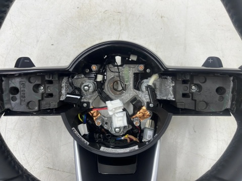 Kierownica Nissan Qashqai III J12 21r.- skórzana łopatki EUROPA 48430-6uj2d