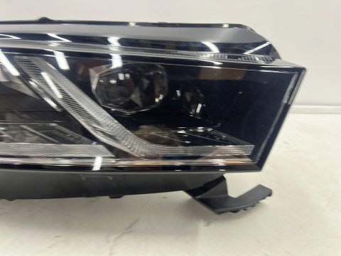 Lampa reflektor Skoda Octavia 4 IV 19-24r. PRAWA przednia Full LED EU Crystal Lighting oryginalna prawy przód EU 5e4941016a