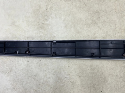 Nakładka progu Volvo XC60 I 08-17.r prawa listwa stopien próg prawy zewnętrzny pod drzwiami 31253572 31370019