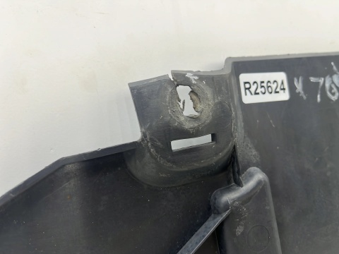Osłona pod zderzak Jaguar XE x760 15-19r. przednia płyta dolna pod silnik gx73-17f775-ab