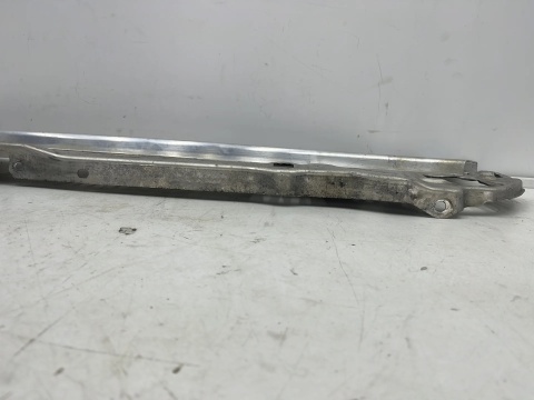Pas przedni Mercedes w213 16-20r. wzmocnienie belka górna oryginalny a2136260600