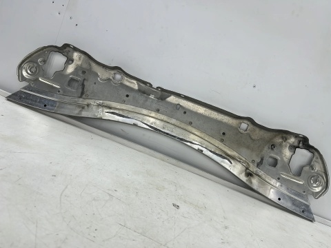 Pas przedni Mercedes w213 16-20r. wzmocnienie belka górna oryginalny a2136260600