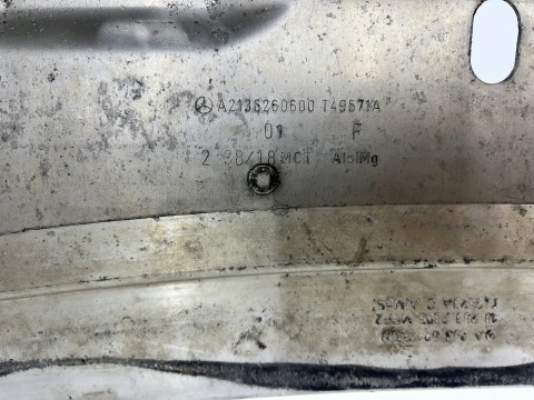 Pas przedni Mercedes w213 16-20r. wzmocnienie belka górna oryginalny a2136260600