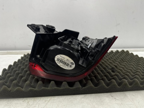 Lampa Mercedes Vito w447 14r.- lewa tylna w błotnik na klapę otwieraną Europa oryginalna lewy tył A4478201164