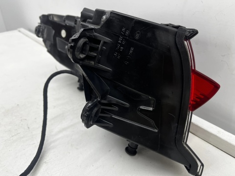 Lampa Porsche Macan I 95b LIFT 18r.- PRAWA tylna w błotnik ORYGINALNA prawy tył Europa 95b945092aj