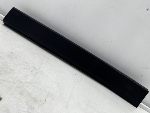 Listwa BMW X1 F48 15-22r. prawa tylna nakładka dolna drzwi prawy tył 7352094