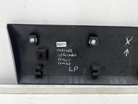 Listwa Citroen Berlingo Partner Doblo Combo E ProAce City 18r.- lewa przednia nakładka dolna drzwi rant lewy przód 9817696377