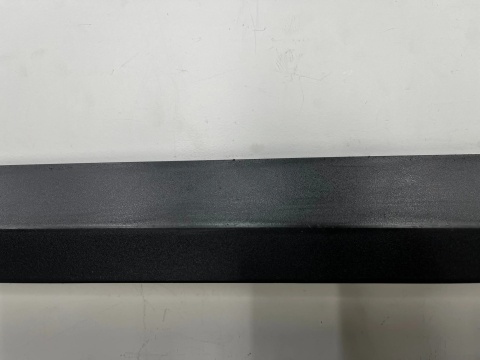 Listwa Opel Mokka B Mokka-e 20r.- prawa przednia dolna nakładka drzwi bocznych prawy przód 9841010580