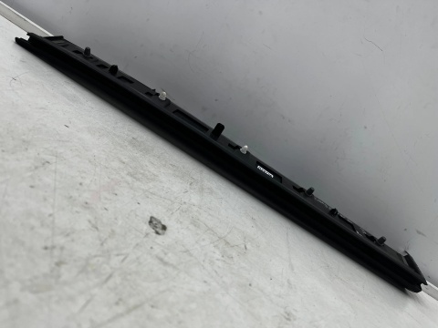 Listwa Porsche Cayenne III 9y 17r.- lewa tylna nakładka dolna drzwi lewy tył 9y0839095