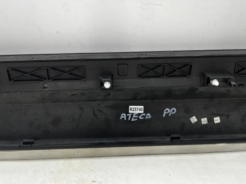 Listwa Seat Ateca 16-26r. prawa przednia dolna nakładka drzwi bocznych strukturalna prawy przód 575854940b