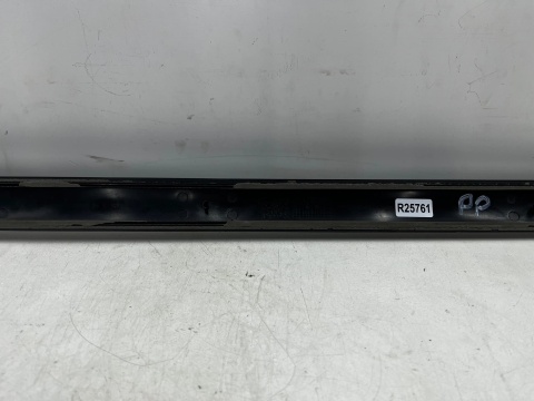 Listwa VW Caddy 3 III 2k 03-15r. prawa przednia dolna nakładka drzwi bocznych prawy przód 2k0853516e