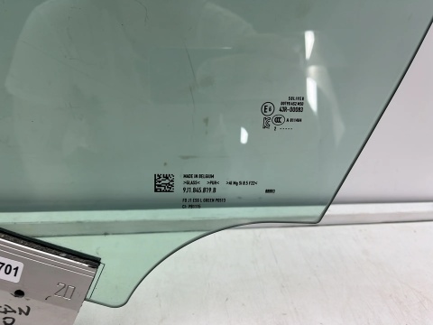 Szyba boczna Porsche Taycan 19r.- lewa przednia szyba z drzwi kierowcy lewy przód 9j1845019b