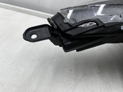 Lampa reflektor Toyota Yaris 4 IV XP21 Mazda 2 Hybrid 20r.- lewa przednia Soczewka EU oryginalny lewy przód Koito K0-6