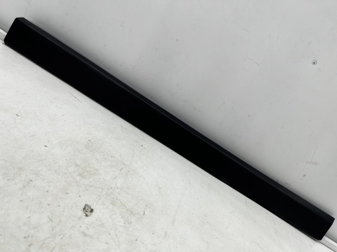 Listwa BMW X1 F48 15-22r. prawa przednia dolna nakładka drzwi bocznych prawy przód 7352092