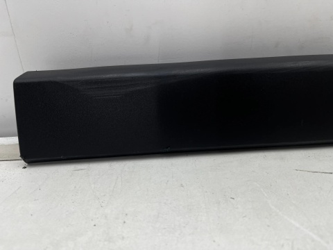 Listwa BMW X1 F48 15-22r. prawa przednia dolna nakładka drzwi bocznych prawy przód 7352092