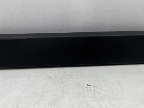 Listwa BMW X1 F48 15-22r. prawa przednia dolna nakładka drzwi bocznych prawy przód 7352092