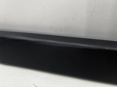 Listwa BMW X1 F48 15-22r. prawa przednia dolna nakładka drzwi bocznych prawy przód 7352092