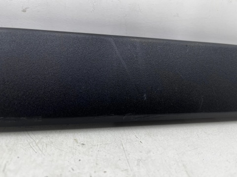 Listwa BMW X1 F48 15-22r. prawa przednia dolna nakładka drzwi bocznych prawy przód 7352092