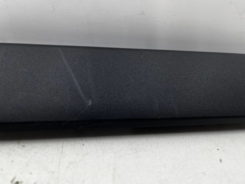 Listwa BMW X1 F48 15-22r. prawa przednia dolna nakładka drzwi bocznych prawy przód 7352092