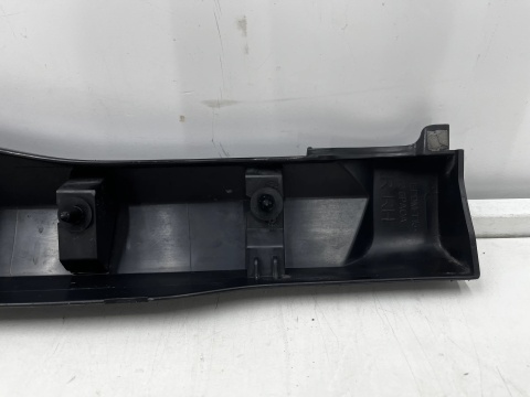 Listwa Nissan Juke II 2 F16 19r.- prawa tylna nakładka dolna drzwi prawy tył 828706paoa