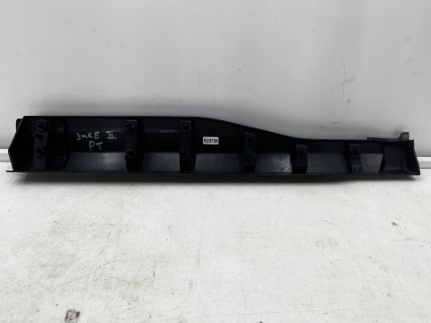 Listwa Nissan Juke II 2 F16 19r.- prawa tylna nakładka dolna drzwi prawy tył 828706paoa