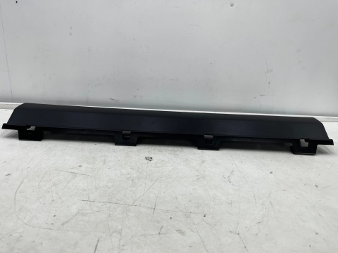 Nakładka progu Iveco Daily 4 IV 14r.- DOKA dubel kabina prawa lewa tylna listwa progowa zewnętrzna próg stopień 5801548746