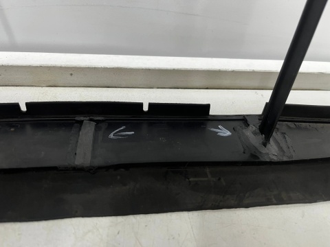 Osłona chłodnicy BMW M3 F80 M4 F82 F83 14-21r. DOLNA kierownica powietrza pasa przedniego wlot intercoolera atrapy 8055843