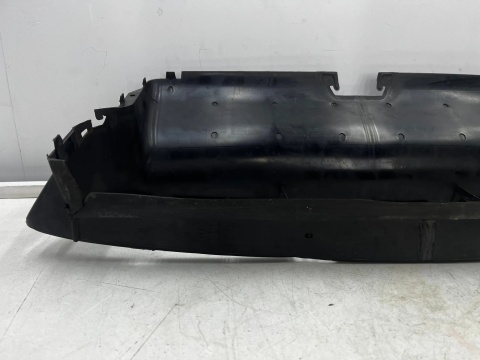 Osłona chłodnicy BMW M3 F80 M4 F82 F83 14-21r. DOLNA kierownica powietrza pasa przedniego wlot intercoolera atrapy 8055843