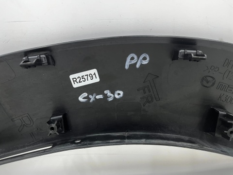 Listwa Mazda CX-30 CX30 2019r.- prawa przednia nakładka zderzaka błotnika prawy przód dfr5-51w71