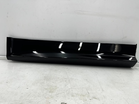 Listwa Porsche Cayenne 3 III 9y S GTS 17r.- prawa tylna nakładka dolna drzwi połysk prawy tył 9y0839096