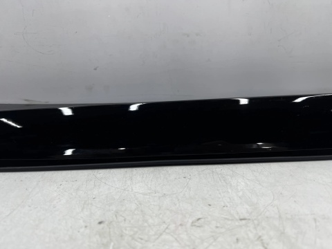 Listwa Porsche Cayenne 3 III 9y S GTS 17r.- prawa tylna nakładka dolna drzwi połysk prawy tył 9y0839096