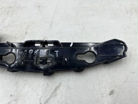 Ślizg Peugeot 208 II 19r.-lewy tył lewe tylne mocowanie wspornik uchwyt 9823232480