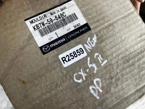 Listwa Mazda CX-5 II CX5 II KF KB 17-21r. NOWA prawa przednia uszczelka drzwi CHROM zewnętrzna szyby zgarniająca kb7w-50-640c