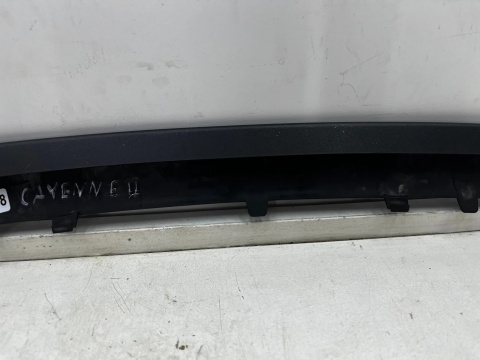 Listwa Porsche Cayenne 2 II 10-17r. przednia listwa zderzaka dokładka ozdobna 7p5807973