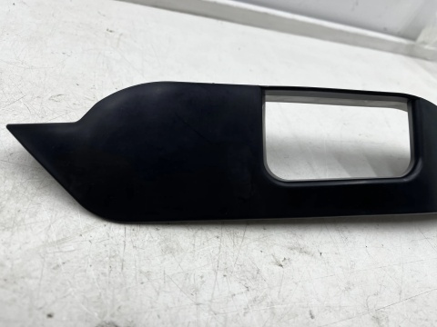 Listwa zderzaka Ford Transit Courier 1 I 17-23r. lift przód listwa lewa dolna pod zderzak osłona deflektor jt76-17779-aa