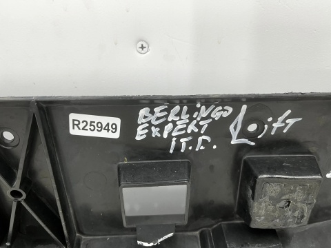 Osłona pod zderzak Citroen Berlingo Partner Rifter Doblo Combo E ProAce City 24r- LIFT przednia płyta dolna podwozia pod silnik