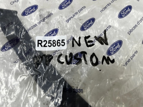 Ślizg Ford Transit Custom 1 I 12-23r. prawe tylne mocowanie zderzaka prowadnica prawy tył gk21-17f766-a