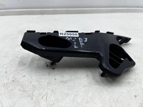 Ślizg Mazda 2 DJ DL 14r.- lewe przednie mocowanie zderzaka prowadnica lewy przód db5j500u1