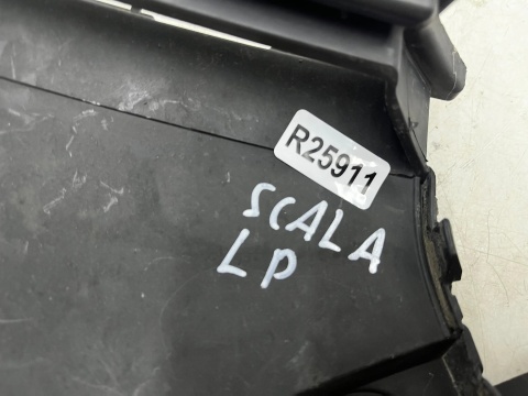 Kanał powietrza Skoda Scala 19r.- lewa przednia kierownica zderzaka 657121763a