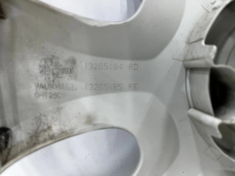 Kołpak Opel Corsa D 06-14r. 15 cali r15 kołpak oryginalny 13265184